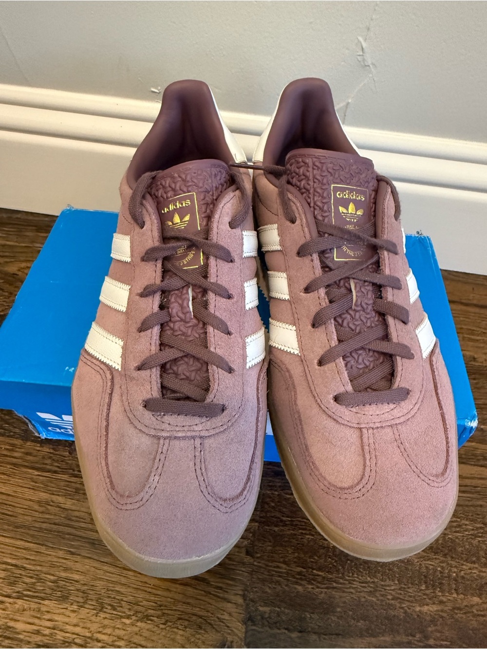 Adidas Women's Gazelle Sneakers in ‘Shadow Fig’ dusty mauve/purple - Like New